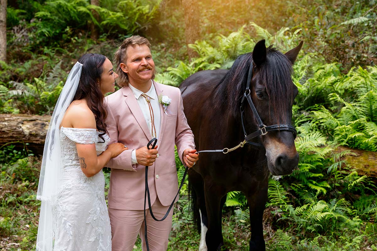 glenworth valley wedding outdoors paddock wedding